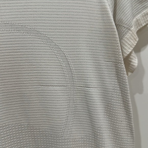 (6061)  🍋 LULULEMON RUN: Swiftly Tech Short Sleeve Crew Sz 10 **LOVED - Picture 7 of 10